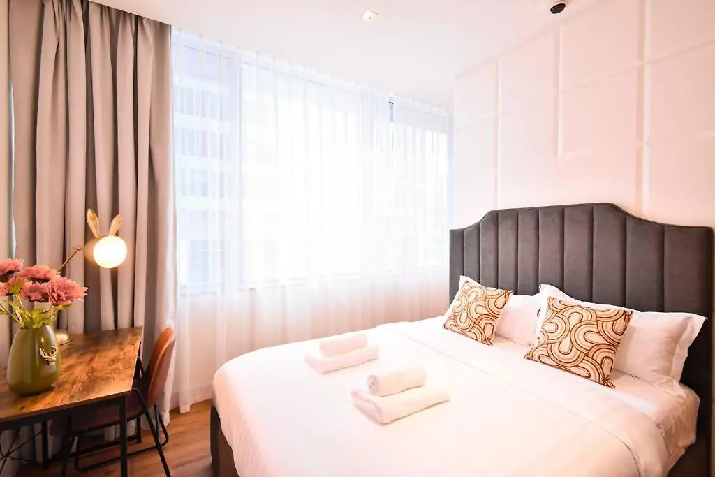 Heart Of Difc: Sky Gardens Modern Chic Studio Dubai