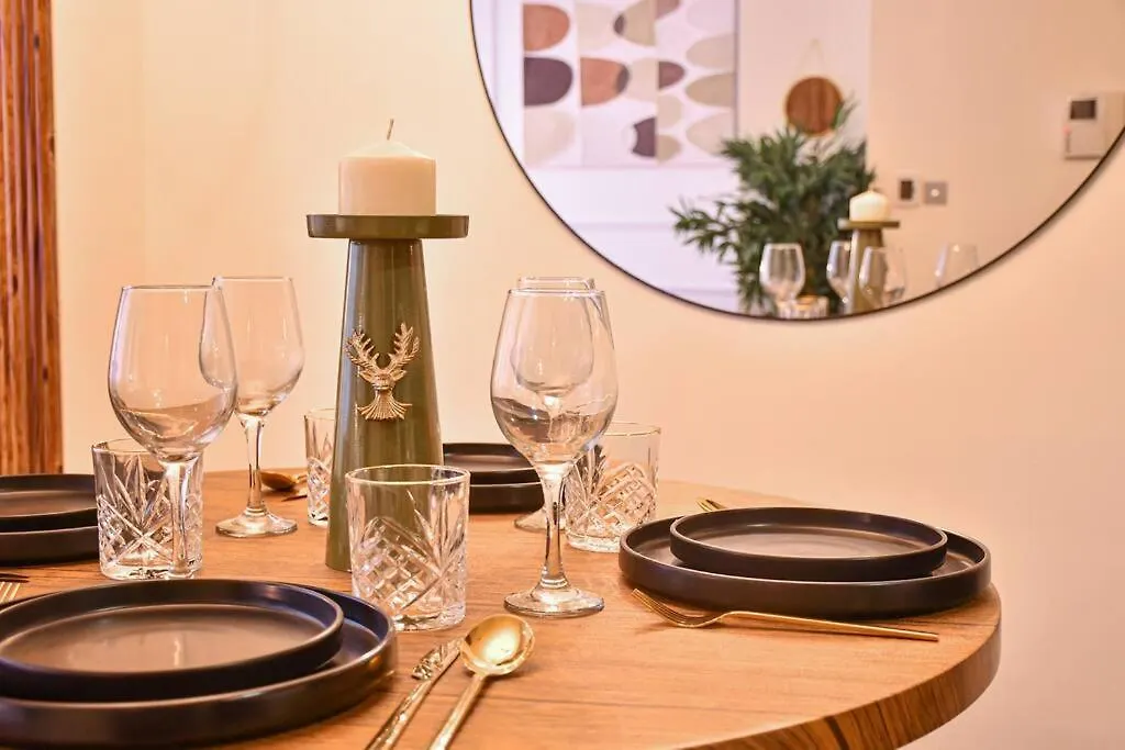 Heart Of Difc: Sky Gardens Modern Chic Studio Dubai Apartment