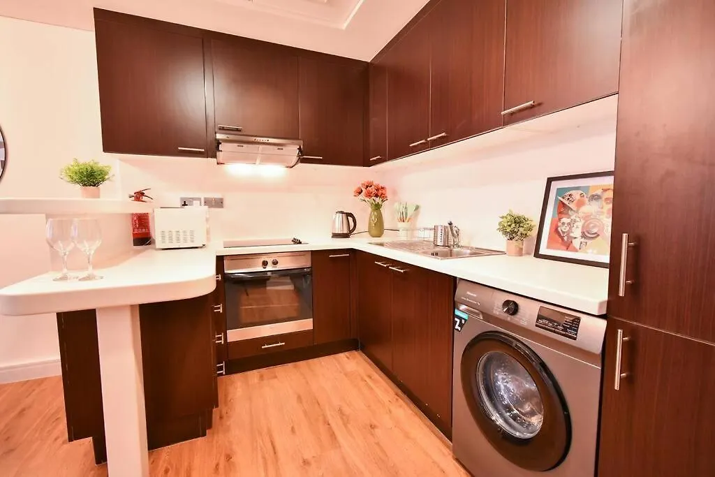 Apartment Heart Of Difc: Sky Gardens Modern Chic Studio Dubai